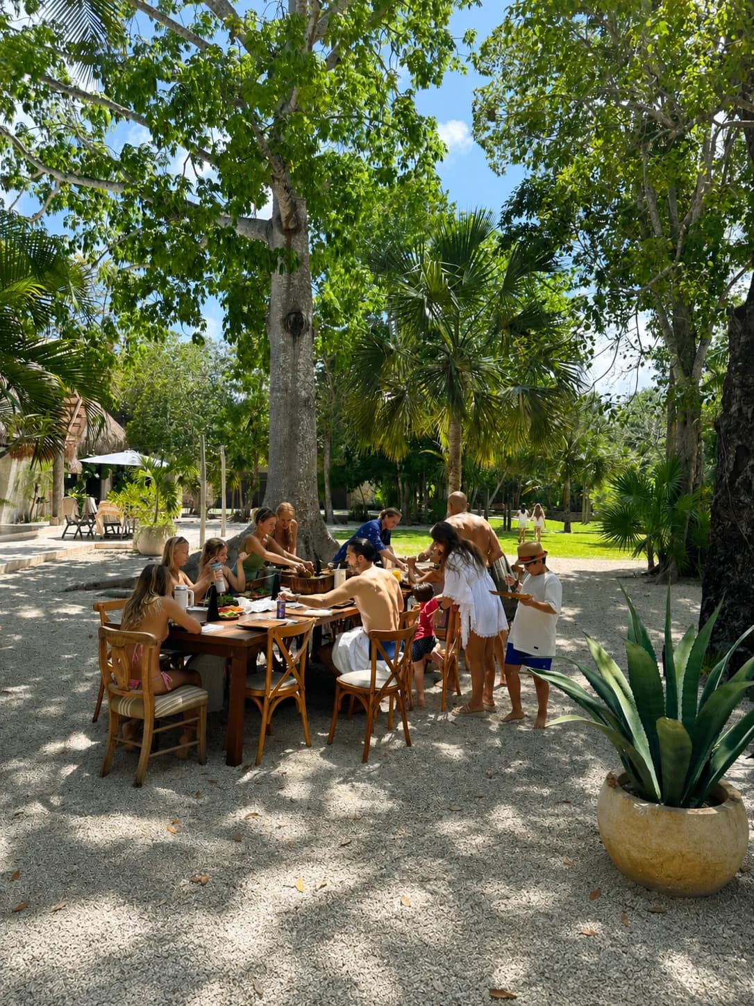 Onze Xpuha hosting team, bespoke service for private stays